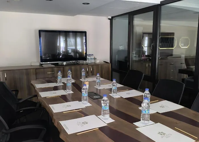 호텔 Euro Plaza - Taksim Pera 4*