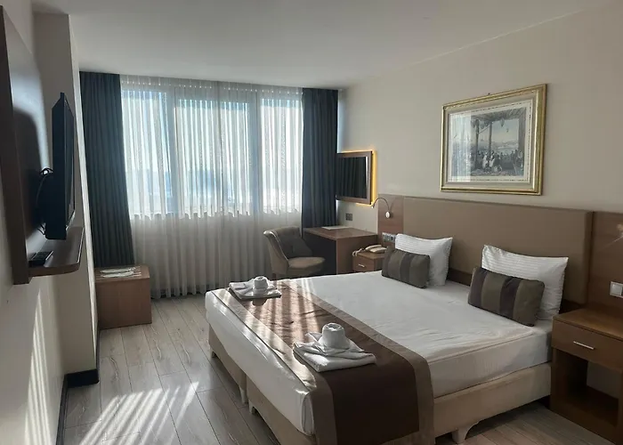 호텔 Euro Plaza - Taksim Pera 4*